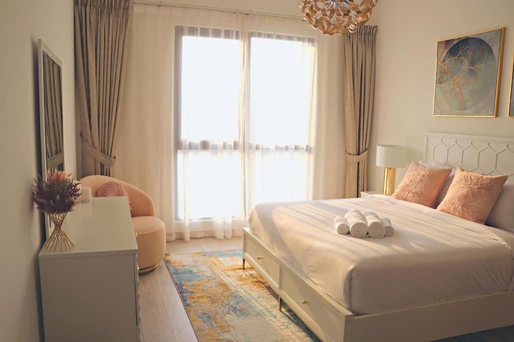 Luxury&bright 1 bedroom apartment, Burj view! Dubai Buitenkant foto